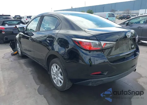 2018 Toyota Yaris Ia из США, поврежденный, VIN 3MYDLBYV3JY326808